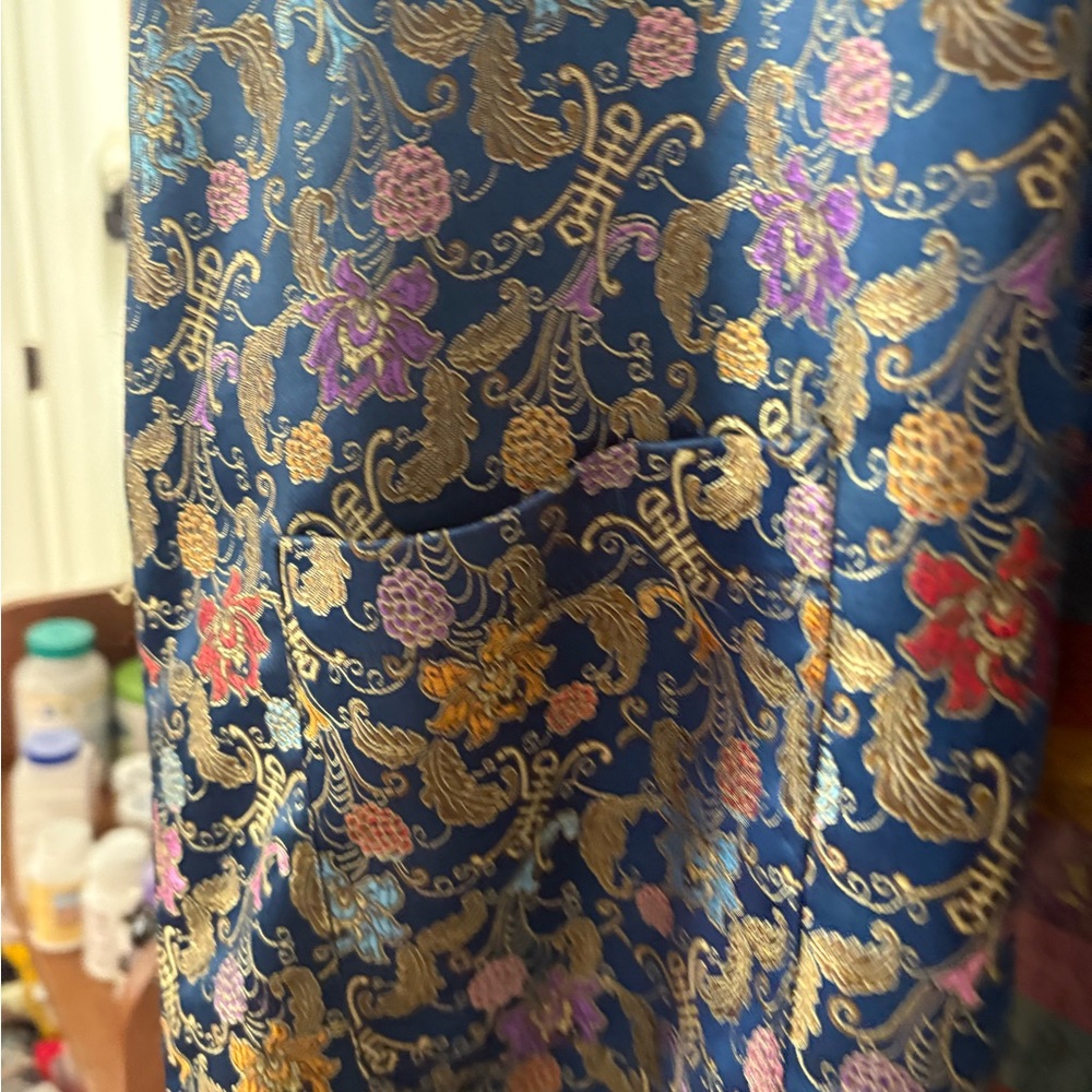 Floral Patterned Long Robe - Picture 2 of 4